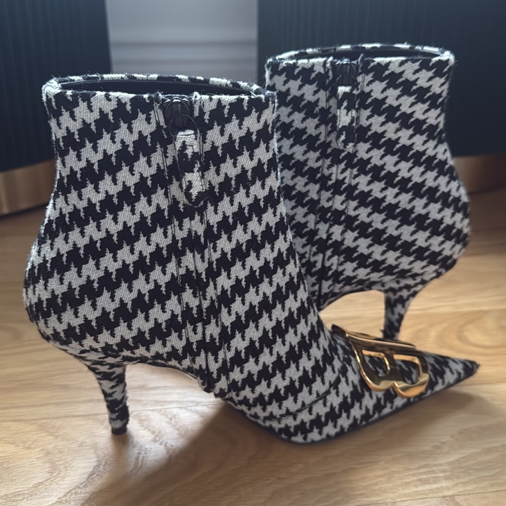 Balenciaga houndstooth ankle booties - Picture 13 of 17